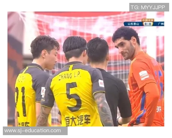 西甲激战：拜仁与里昂握手言和引发转会风波与球迷热议