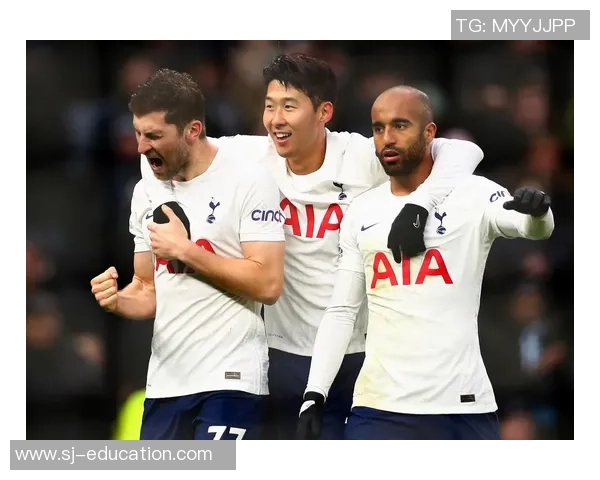 热刺大胜曼联引发红牌争议全场沸腾世界杯赛场风云再起